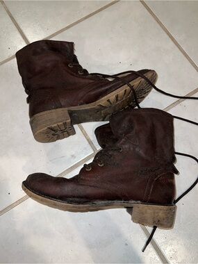 Ladies winter boots brown well loved